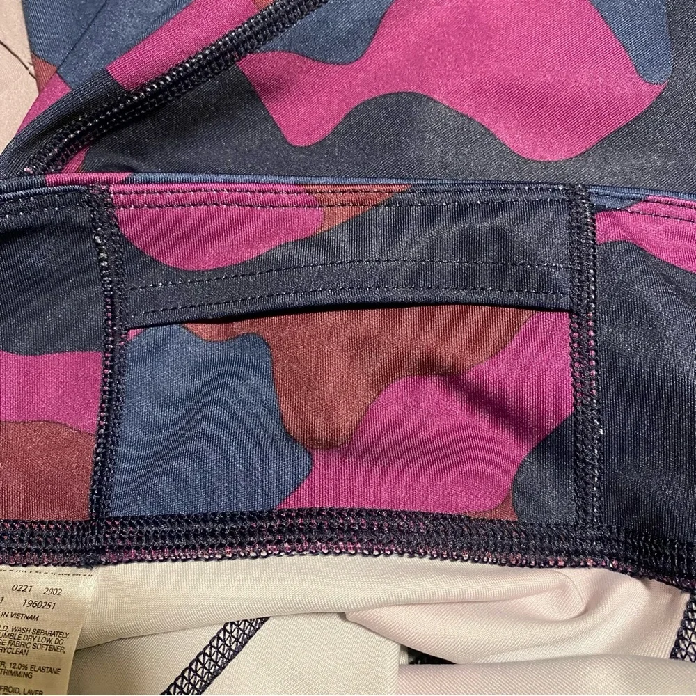 Like New Columbia Camo Leggings - Picture 13 of 13